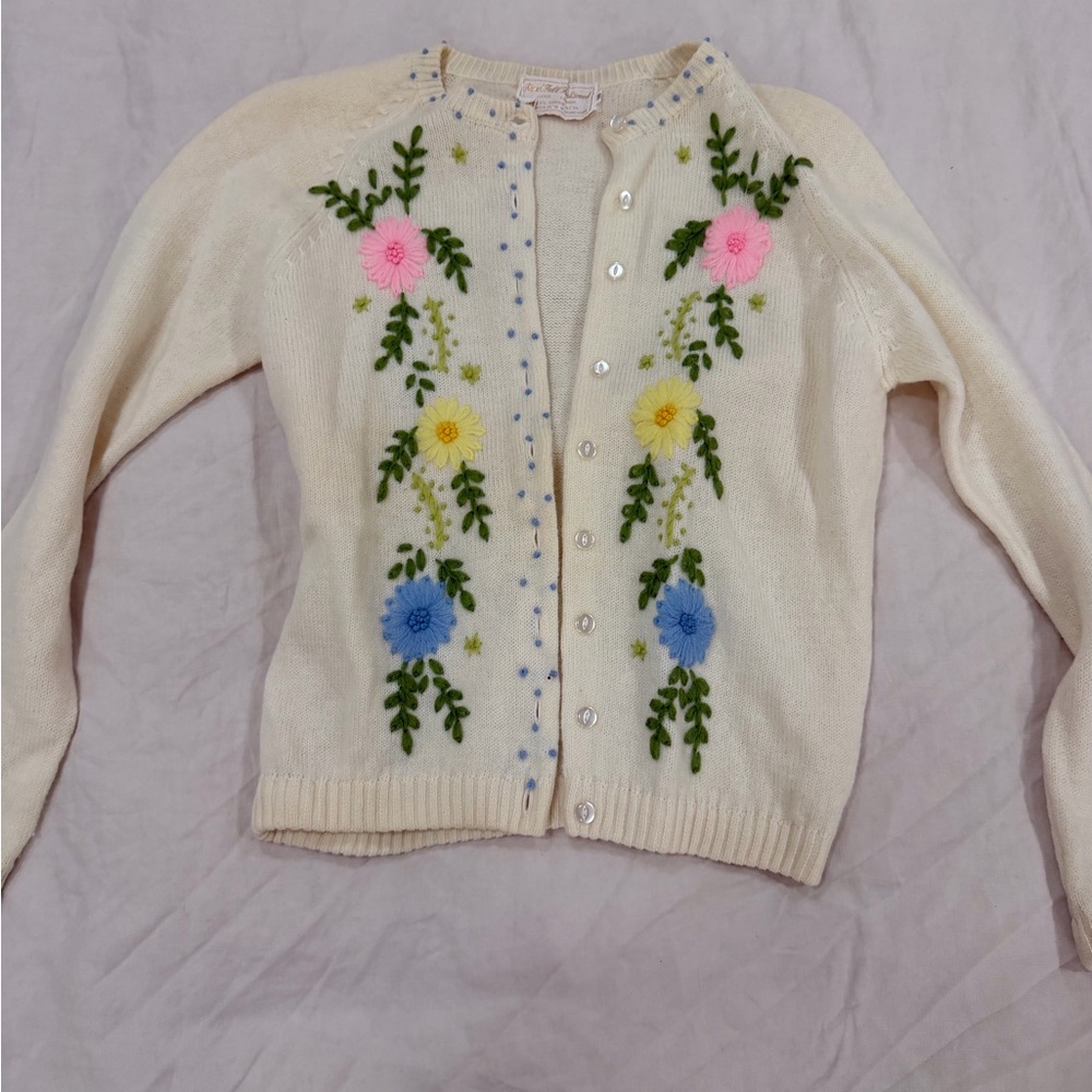 Vintage Floral Embroidered Cream Sweater